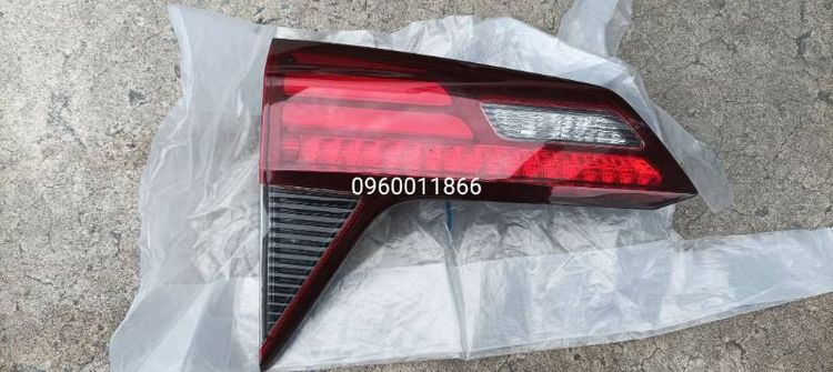ไฟทับทิมฝาท้าย สีดำ แท้  HRV รูปที่ 6