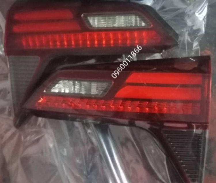 ไฟทับทิมฝาท้าย สีดำ แท้  HRV รูปที่ 5