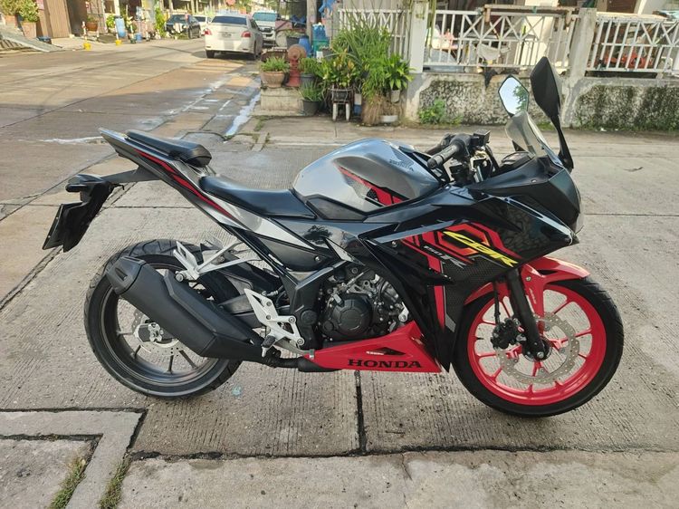 🛵ยังไงก็ขาย CBR150r ปี 64 เครื่องดี สีสวย สตาร์ทมือ เล่มชุดโอนครบ+เปลี่ยนถ่ายน้ำมันเครื่องฟรี ส่งฟรี30 ก.ม รูปที่ 3