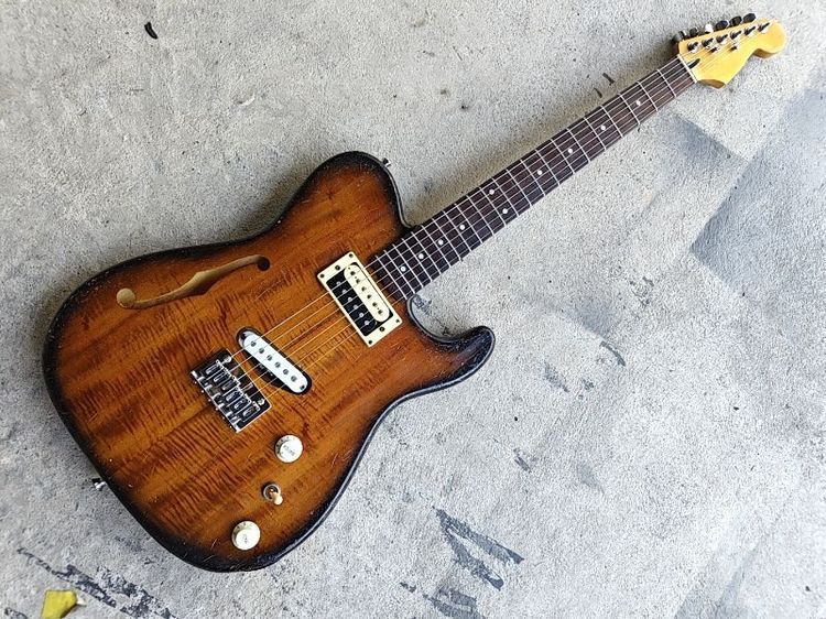 Tele thinline Relic Custom