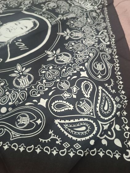 ผ้าพันคอ ผ้าเช็ดหน้า 13crowns( r.i.p DNAONE)ให้เฉพาะแขกในงาน
