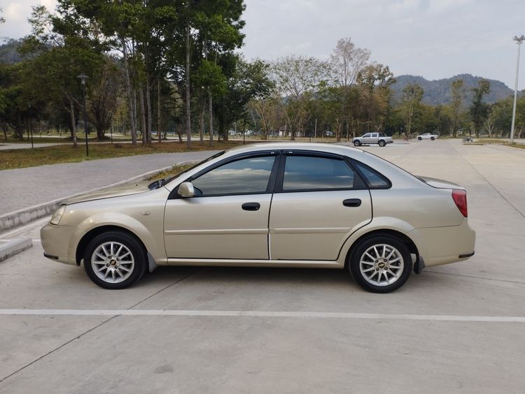 รถ Chevrolet Optra 1.6 สี บรอนซ์ทอง