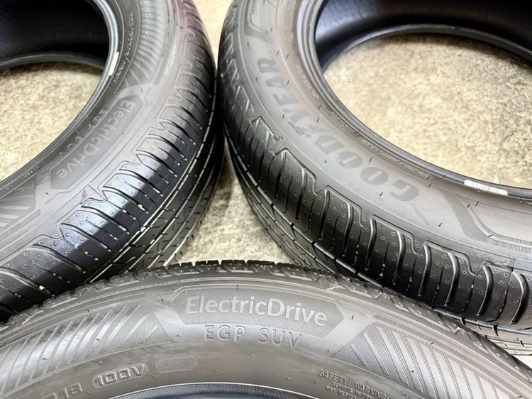 ยางถอดป้ายแดงขอบ 18” ยี่ห้อ GOODYEAR ขนาด 225-60R18 ปี 26 ตุ่มหน้ายางยังอยู่ รูปที่ 2