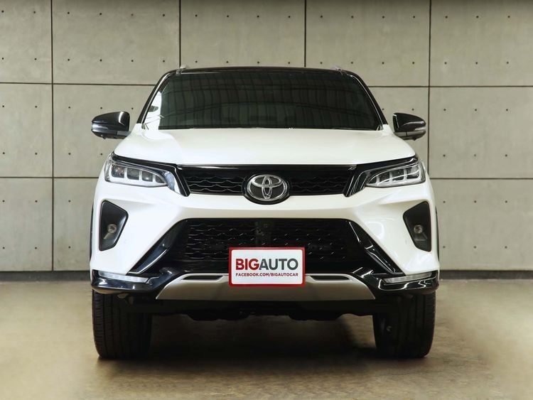 Toyota Fortuner 2022 2.8 Legender Black Top Utility-car ดีเซล ไม่ติดแก๊ส เกียร์อัตโนมัติ ขาว รูปที่ 2