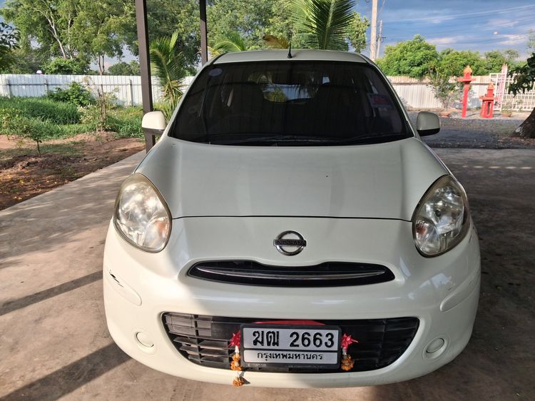 รถ Nissan March 1.2 EL สี ขาว