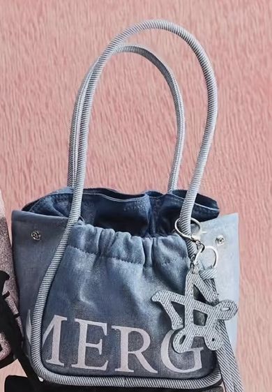 กระเป๋า Merge A Day Bag Mini Glitter สียีนส์