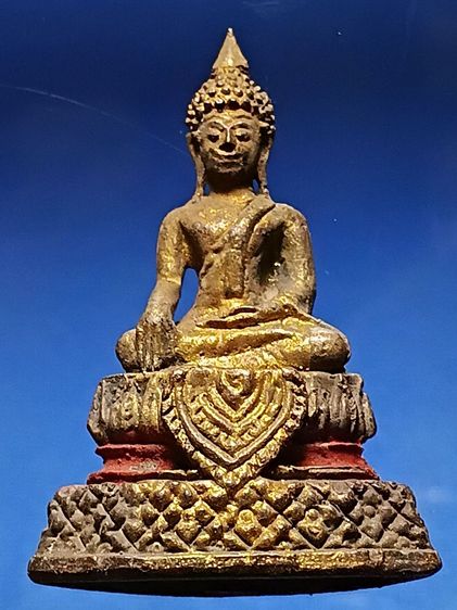 พระพุทธรูปนั่ง สมัยอยุธยา สภาพสวยมาก พบขึ้นที่กรุวัดเหนือ จ.อยุธยา สภาพสวยมีลงชาดแดงเก่ามาแต่เดิม มาพร้อมตลับกรอบสีนากฝังพลอยเก่า น่าใข้มาก รูปที่ 3