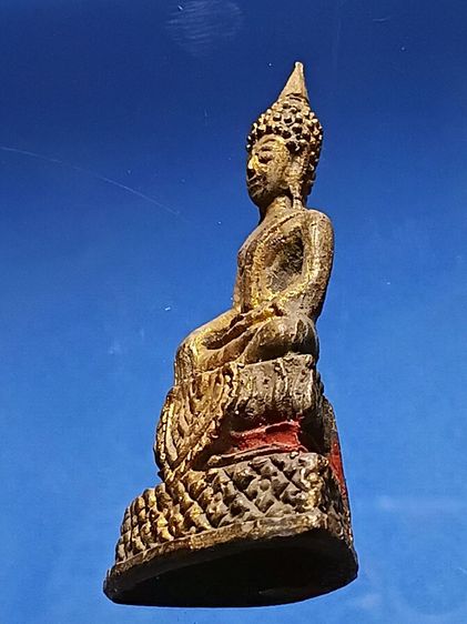 พระพุทธรูปนั่ง สมัยอยุธยา สภาพสวยมาก พบขึ้นที่กรุวัดเหนือ จ.อยุธยา สภาพสวยมีลงชาดแดงเก่ามาแต่เดิม มาพร้อมตลับกรอบสีนากฝังพลอยเก่า น่าใข้มาก รูปที่ 6