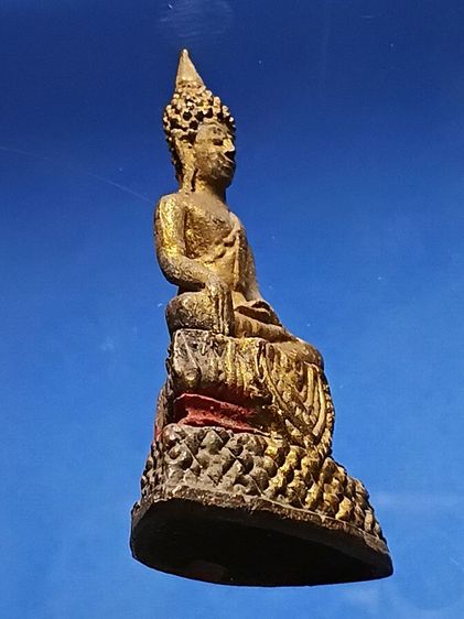พระพุทธรูปนั่ง สมัยอยุธยา สภาพสวยมาก พบขึ้นที่กรุวัดเหนือ จ.อยุธยา สภาพสวยมีลงชาดแดงเก่ามาแต่เดิม มาพร้อมตลับกรอบสีนากฝังพลอยเก่า น่าใข้มาก รูปที่ 5