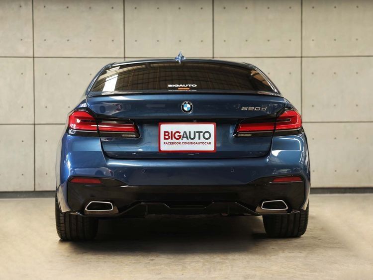 BMW Series 5 2022 520d Sedan ดีเซล ไม่ติดแก๊ส เกียร์อัตโนมัติ น้ำเงิน รูปที่ 4