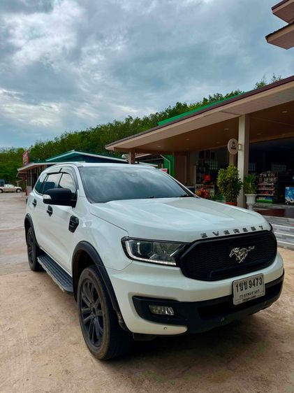 รถ Ford Everest 2.0 Titanium Plus 4WD สี ขาว