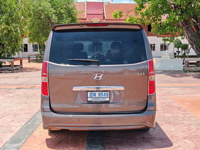 Hyundai H-1  2015 2.5 Elite Van ดีเซล ไม่ติดแก๊ส เกียร์อัตโนมัติ น้ำตาล รูปที่ 4