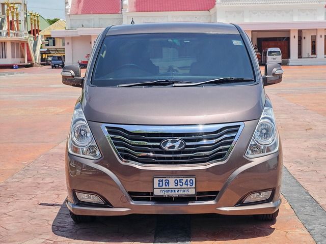 Hyundai H-1 2015 2.5 Elite Van ดีเซล ไม่ติดแก๊ส เกียร์อัตโนมัติ น้ำตาล รูปที่ 3