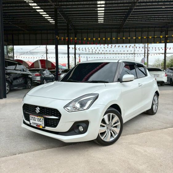 รถ Suzuki Swift 1.2 GLX สี ขาว