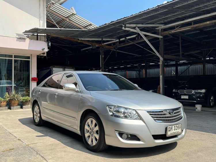 รถ Toyota Camry 2.0 G สี บรอนซ์เงิน