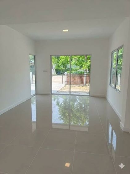 มีบางส่วน 2019  บ้านเดี่ยวรีโนเวทใหม่ พร้อมอยู่ ทำเลศักยภาพ ติดถนนบรมราชชนนี รูปที่ 2