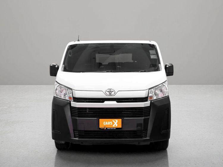 Toyota Hiace 2019 2.8 economy Van ดีเซล ไม่ติดแก๊ส เกียร์ธรรมดา ขาว รูปที่ 2