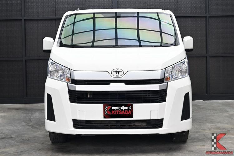 Toyota Hiace 2022 2.8 GL Van ดีเซล ไม่ติดแก๊ส เกียร์ธรรมดา ขาว รูปที่ 2