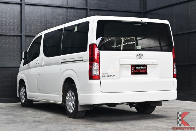 Toyota Hiace 2022 2.8 GL Van ดีเซล ไม่ติดแก๊ส เกียร์ธรรมดา ขาว รูปที่ 3