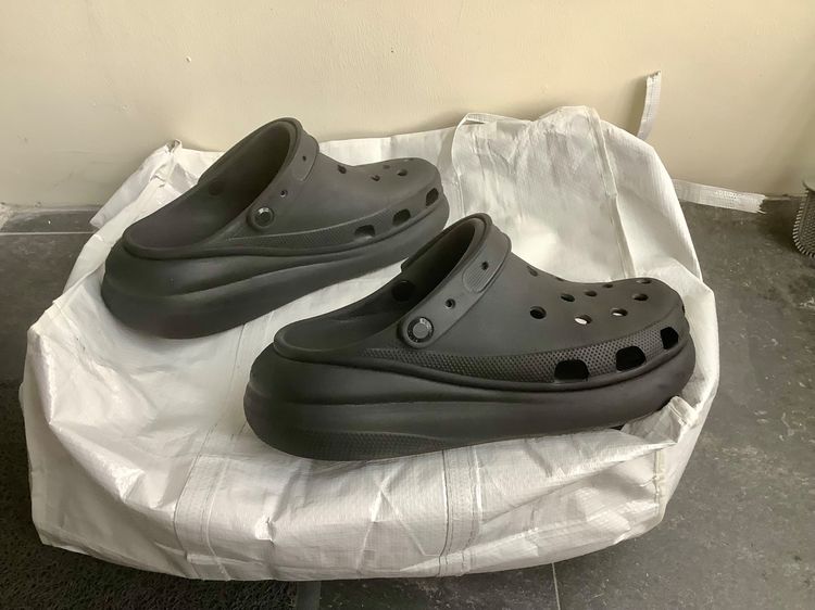 รองเท้าCrocs Classic Crush Clog ของแท้