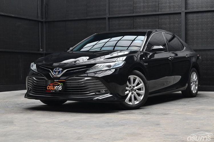 รถ Toyota Camry 2.5 Hybrid สี ดำ