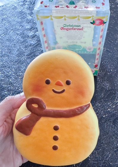 Snowman Gingerbread Squishy ลายธีมคริสต์มาสจากแบรนด์ Lisa รูปที่ 2