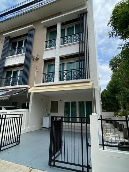 ให้เช่า ขาย ทาวน์โฮม 3 ชั้น โครงการ บ้านกลางเมืองพระราม 9 มอเตอร์เวย์ Baan Klang Mueng Rama 9 Motor way ตกแต่งพร้อมเข้าอยู่ เดินทางสะดวก