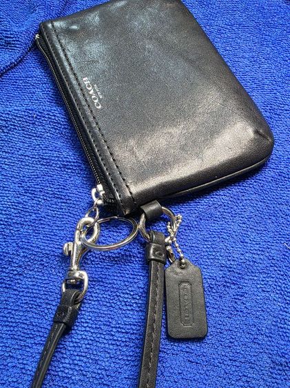 กระเป๋าคล้องมือ Coach หนังแท้สีดำขนาดเล็ก (Small Wristlet) รูปที่ 7