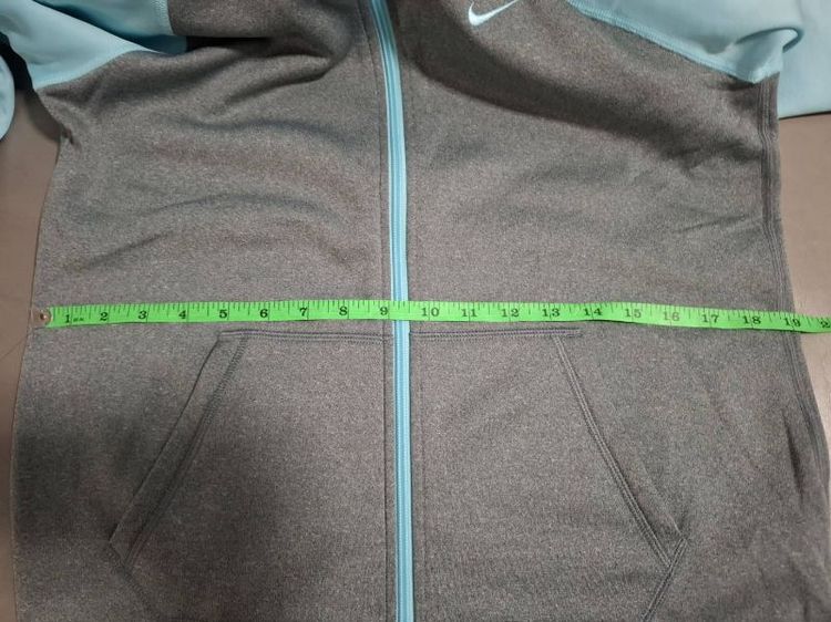 เสื้อกันหนาว Nike ของแท้ size S รูปที่ 5
