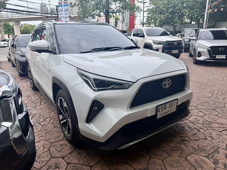 TOYOTA YARIS CROSS HYBRID PREMIUM LUXURY ปี2023