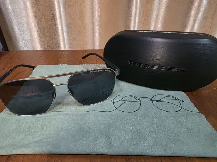 +2                    แว่นกันแดดในรูปคือแบรนด์ Porsche Design รุ่น P8927 (สี Palladium-Black) รูปที่ 2