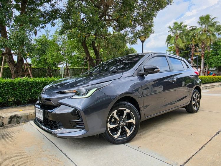 รถ Toyota Yaris 1.2 Premium สี เทา
