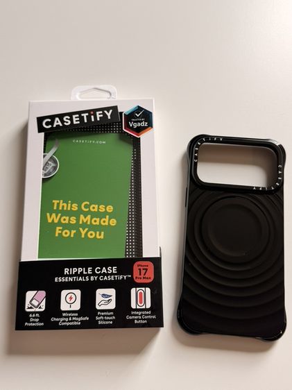 casetify ripple MagSafe glossy black