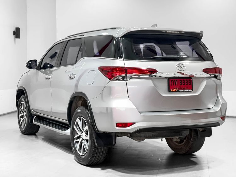 Toyota Fortuner 2017 2.4 V Utility-car ดีเซล ไม่ติดแก๊ส เกียร์อัตโนมัติ บรอนซ์เงิน รูปที่ 4