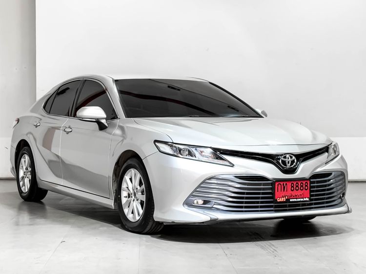 รถ Toyota Camry 2.0 G สี บรอนซ์เงิน