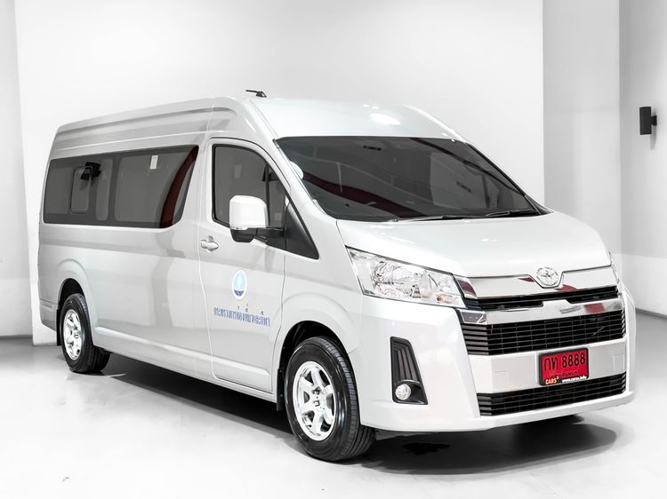 รถ Toyota Commuter 2.8 สี บรอนซ์เงิน