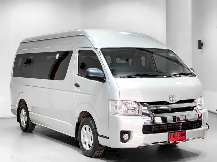 รถ Toyota Commuter 3.0 สี บรอนซ์เงิน