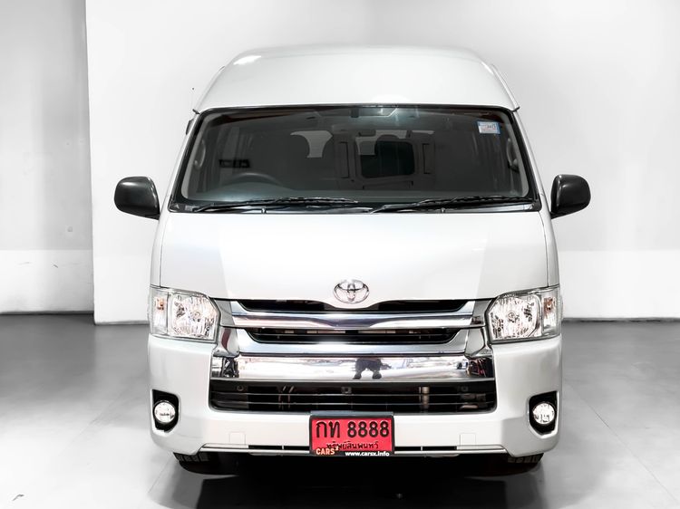 Toyota Commuter 2018 3.0 Van ดีเซล ไม่ติดแก๊ส เกียร์ธรรมดา บรอนซ์เงิน รูปที่ 2
