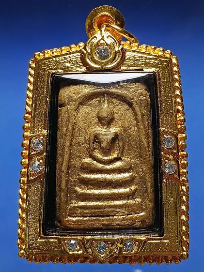 พระสมเด็จวัดระฆัง รุ่นเเรก สภาพสวยมาก มีลงทองรัตนโกสินทร์ตอนต้นเก่ามาเเต่เดิม พระมรดกเก็บเก่าอยู่ในตู้เซฟ ได้เเบ่งปันมา พระสวยเก่า น่าใช้มาก