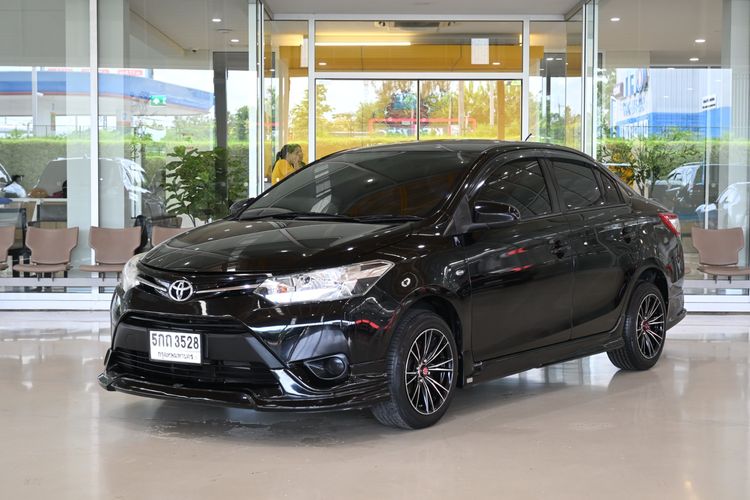 รถ Toyota Vios 1.5 J สี ดำ