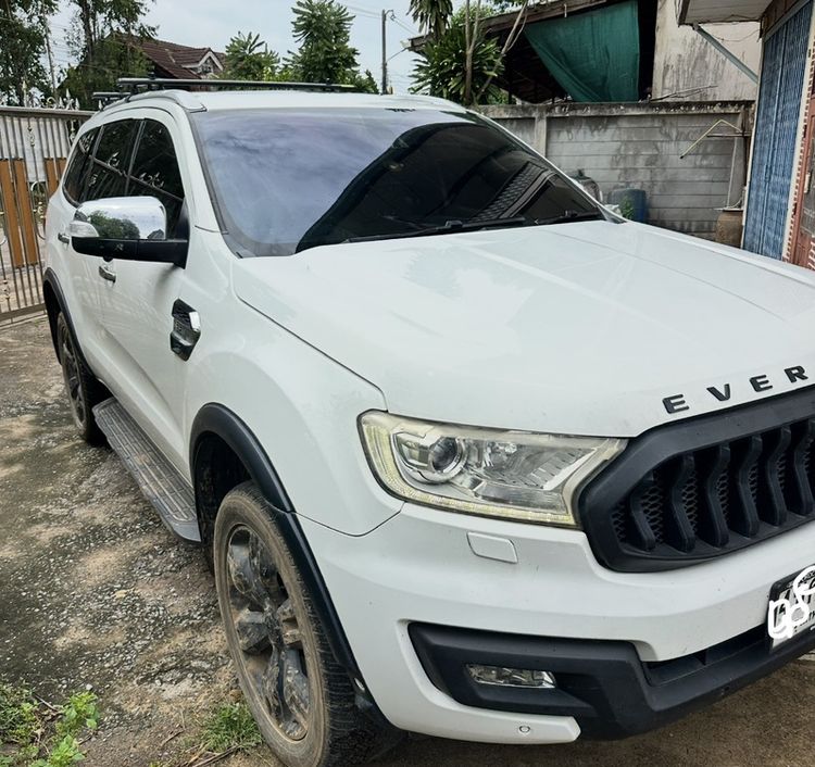 รถ Ford Everest 3.2 Titanium Plus 4WD สี ขาว