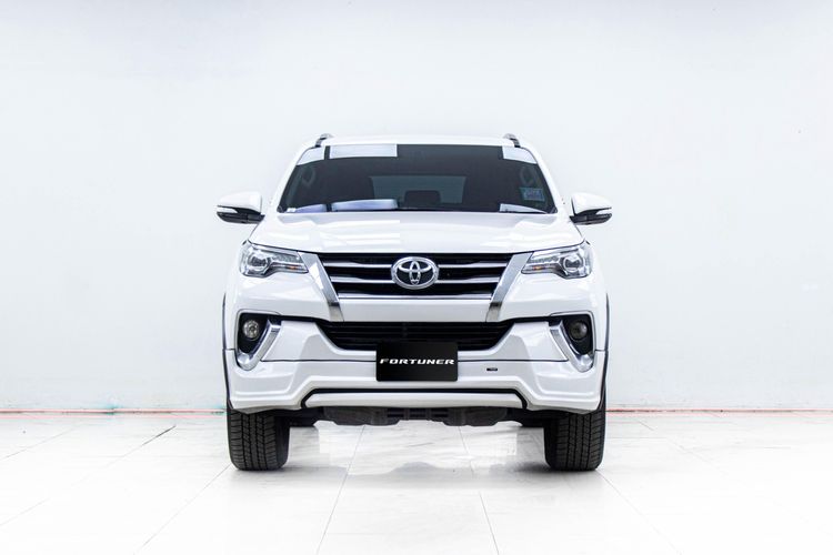 Toyota Fortuner 2017 2.4 V Utility-car ดีเซล ไม่ติดแก๊ส เกียร์อัตโนมัติ ขาว รูปที่ 4