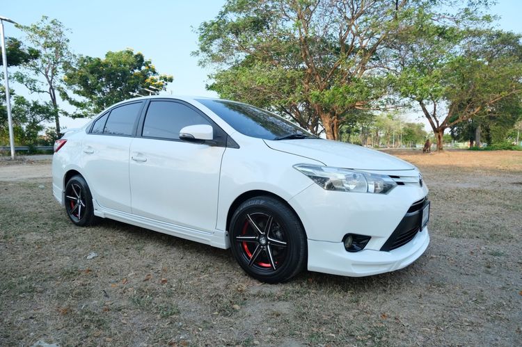 รถ Toyota Vios 1.5 E สี ขาว