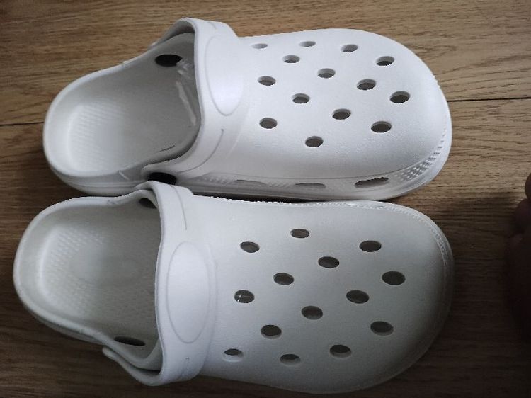 รองเท้ายางใส่เล่นเบาสบายเท้า