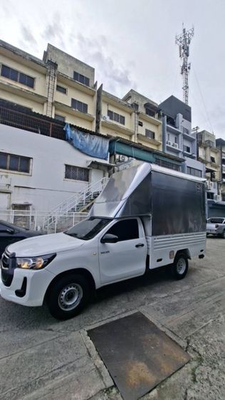 รถ Toyota Hilux Revo 2.4 E สี เทา