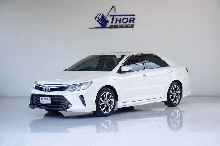 รถ Toyota Camry 2.0 G Extremo สี ขาว