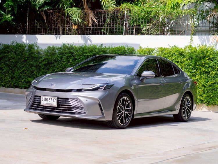 รถ Toyota Camry 2.5 HEV Premium Luxury สี เทา