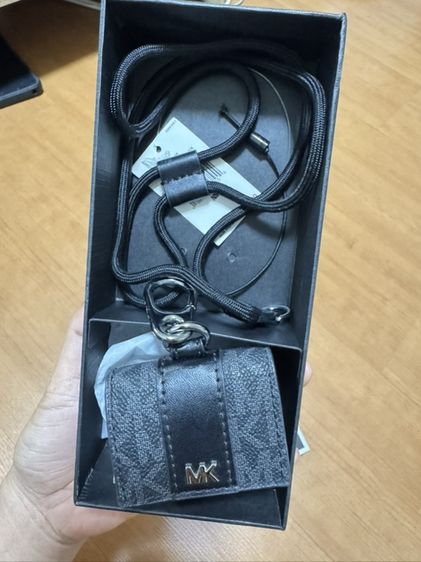 Michael Kors  เคส มีตำหนิ  Case for Apple AirPods Case ADMRL/PLBLUE