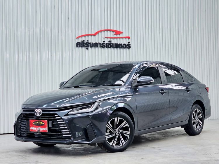 รถ Toyota Yaris ATIV 1.2 Smart สี เทา
