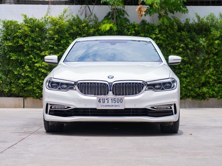 BMW Series 5 2019 530e Sedan ปลั๊กอินไฮบริด (PHEV) เกียร์อัตโนมัติ ขาว รูปที่ 2